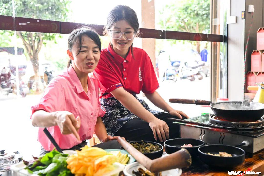 全网追的“扁担女孩”，找了一份暑假工，时薪12元 - 太原生活资讯 - 太原28生活网 ty.28life.com